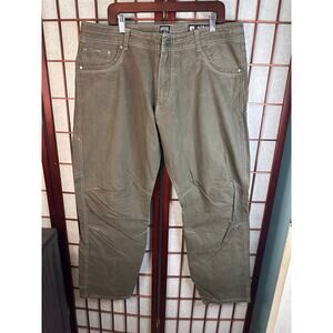 KÜHL Revolvr Pant in a green patina dye Men's size 40x32 Hiking, fishing casual